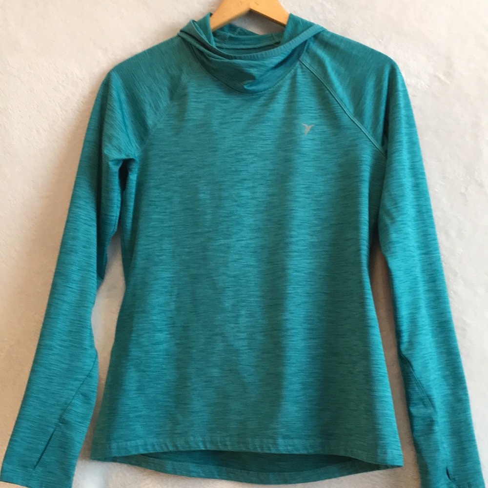 Old Navy activewear top size M
